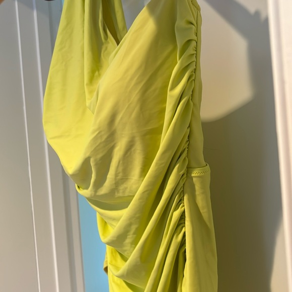 Great condition Reimagined by J Crew ruched one shoulder one piece bathing suit - Picture 8 of 13